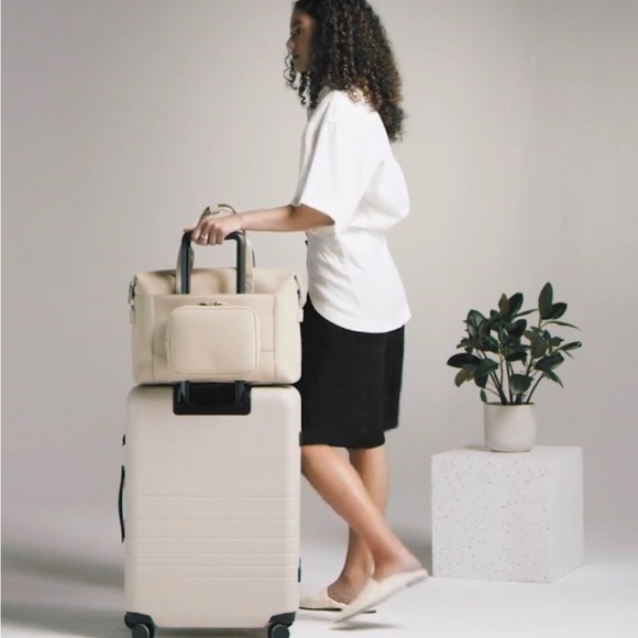 Like New MONOS Metro Duffel Vegan Leather Saddle Tan Used 1x - Picture 6 of 16